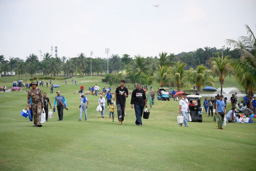 A photograph of the golf ground 