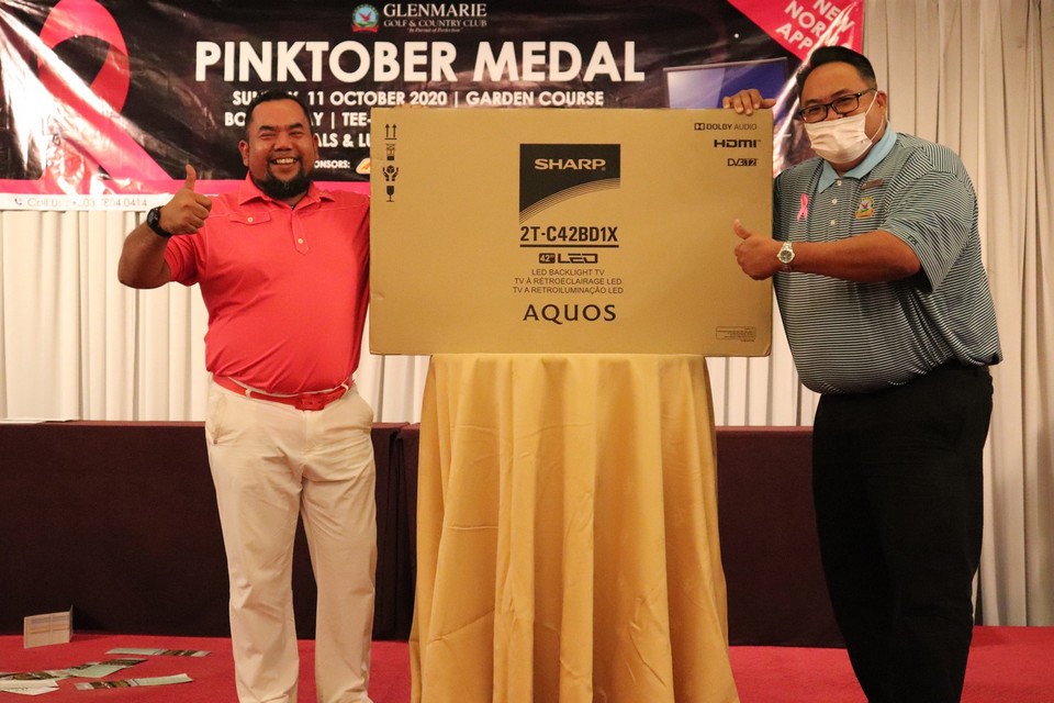 Winner Getting Awarded a TV at Glenmarie Hotel & Golf Resort Malaysia