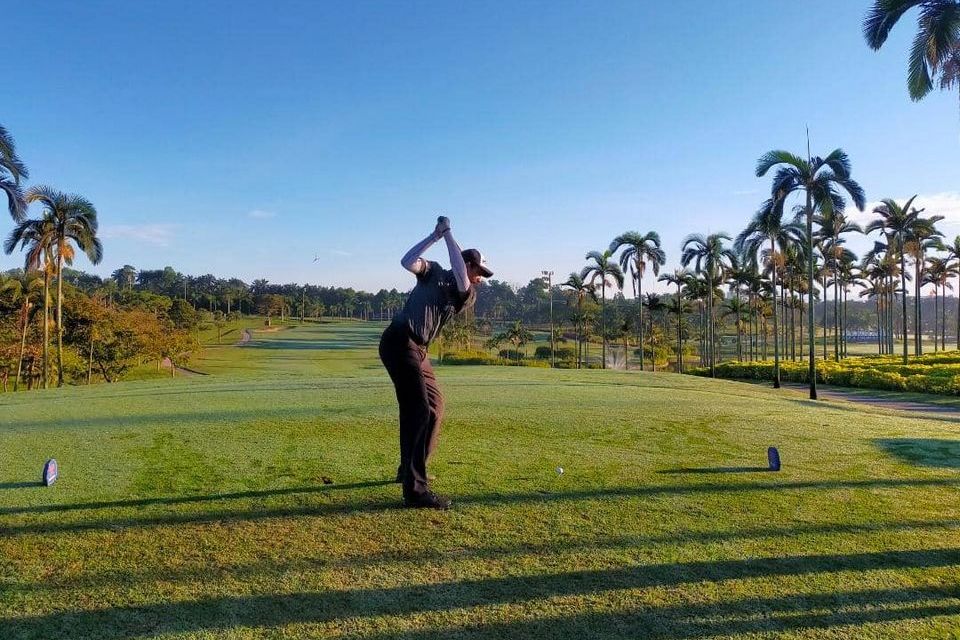 A man playing golf at Glenmarie Golf Court