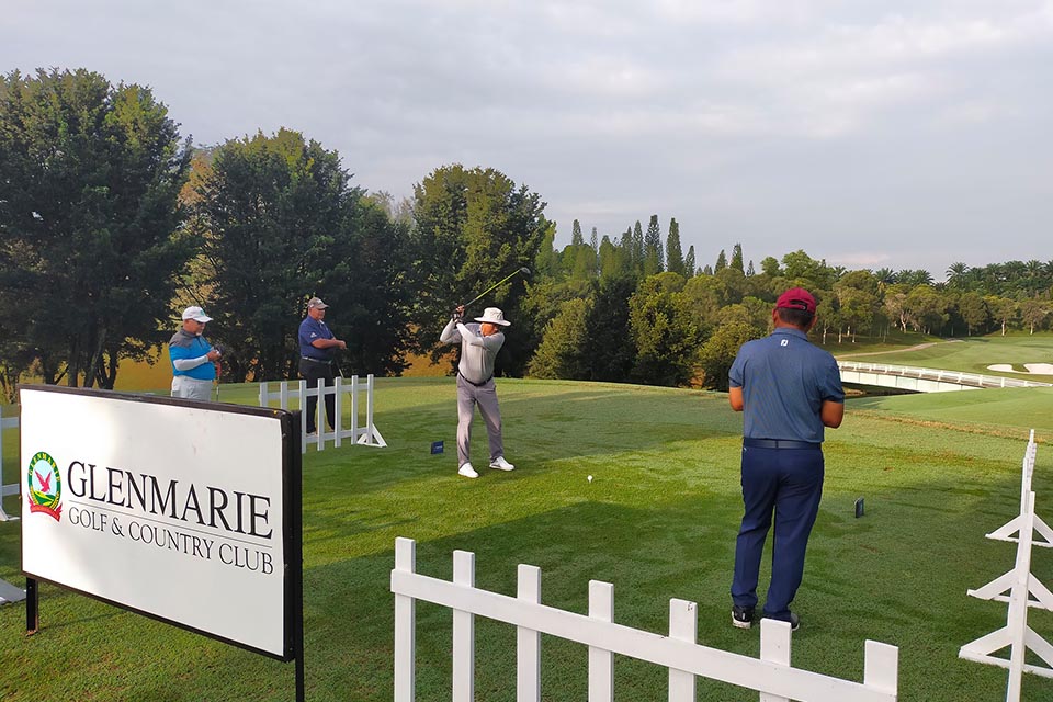 Participants playing golf at the October Medal 2021